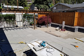 Finished concrete retaining wall